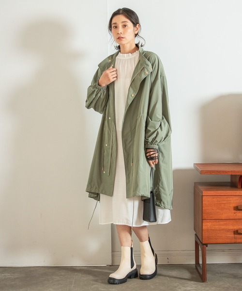 LEPSIM（レプシィム）の「【前後2WAYで着られる】チビスタンドワンピース　262579（ワンピース・レディース・オフホワイト/チャコールグレー/ブラック・FREE）」の4枚目の写真