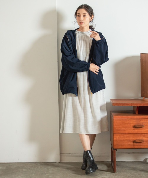 LEPSIM（レプシィム）の「【前後2WAYで着られる】チビスタンドワンピース　262579（ワンピース・レディース・オフホワイト/チャコールグレー/ブラック・FREE）」の9枚目の写真