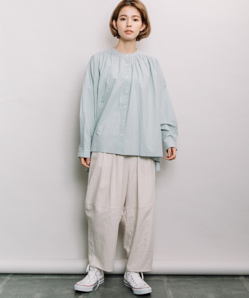 refinedworks（リファインドワークス）の「綿ローンギャザーBL（シャツ/ブラウス・レディース・グリーン/オフホワイト/ネイビー・FREE）」の22枚目の写真