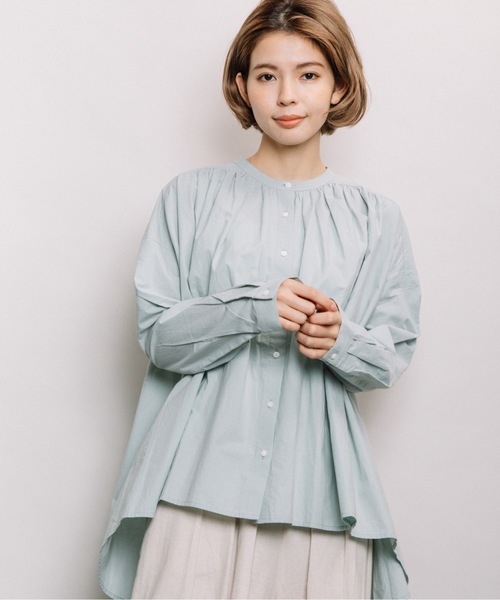 refinedworks（リファインドワークス）の「綿ローンギャザーBL（シャツ/ブラウス・レディース・グリーン/オフホワイト/ネイビー・FREE）」の4枚目の写真
