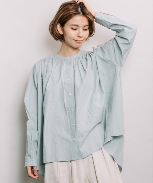 refinedworks（リファインドワークス）の「綿ローンギャザーBL（シャツ/ブラウス・レディース・グリーン/オフホワイト/ネイビー・FREE）」の5枚目の写真