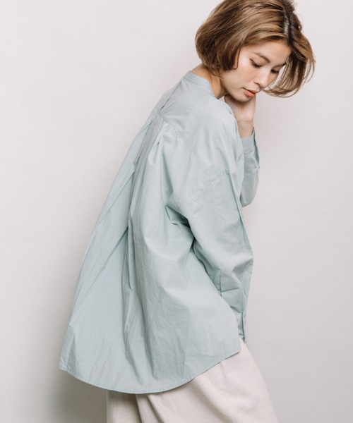 refinedworks（リファインドワークス）の「綿ローンギャザーBL（シャツ/ブラウス・レディース・グリーン/オフホワイト/ネイビー・FREE）」の7枚目の写真