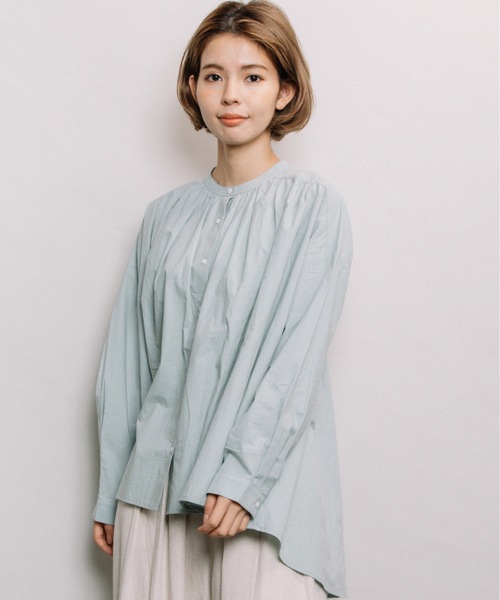 refinedworks（リファインドワークス）の「綿ローンギャザーBL（シャツ/ブラウス・レディース・グリーン/オフホワイト/ネイビー・FREE）」の10枚目の写真