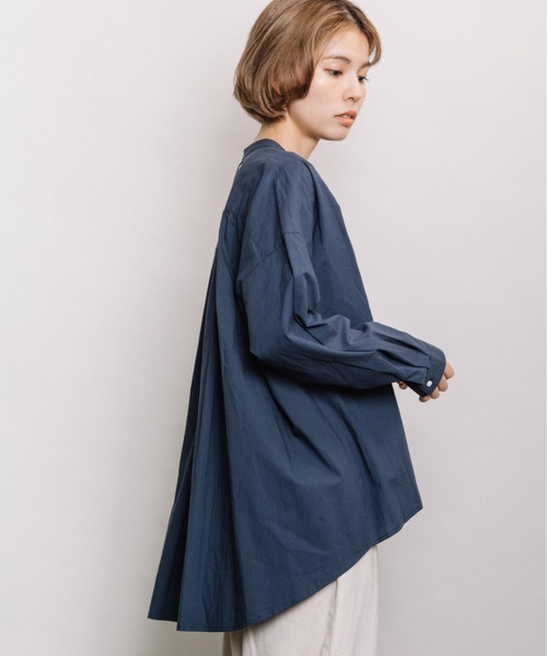 refinedworks（リファインドワークス）の「綿ローンギャザーBL（シャツ/ブラウス・レディース・グリーン/オフホワイト/ネイビー・FREE）」の12枚目の写真