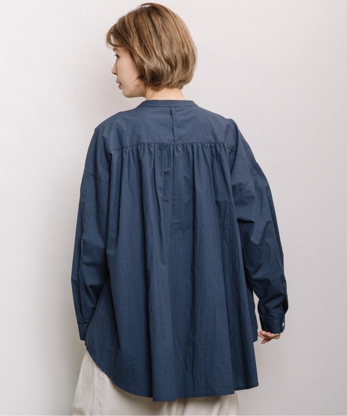 refinedworks（リファインドワークス）の「綿ローンギャザーBL（シャツ/ブラウス・レディース・グリーン/オフホワイト/ネイビー・FREE）」の14枚目の写真