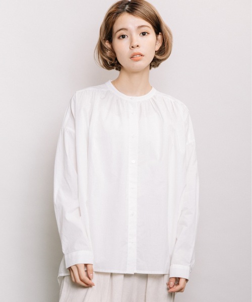 refinedworks（リファインドワークス）の「綿ローンギャザーBL（シャツ/ブラウス・レディース・グリーン/オフホワイト/ネイビー・FREE）」の18枚目の写真