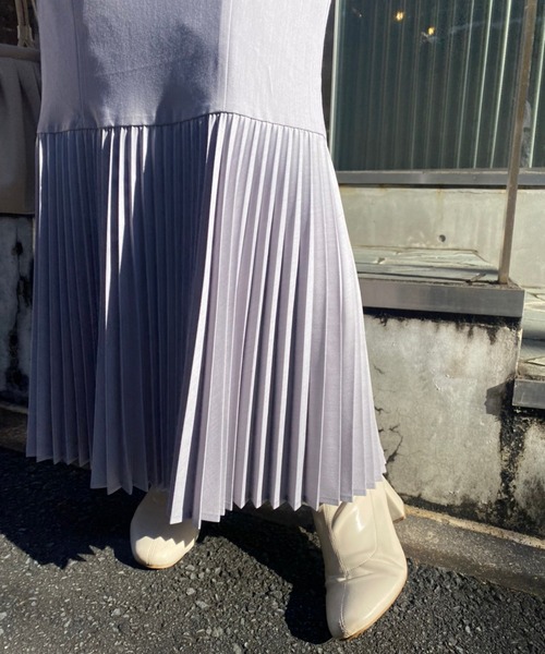 one after another NICE CLAUP(ワンアフターアナザーナイスクラップ)の「動くたびに素敵に揺れる。プリーツマーメイドスカート【S.Mサイズ】(スカート・レディース・アイボリー/モカ/ブルー系その他/ラベンダー・SMALL/MEDIUM)」の13枚目の写真