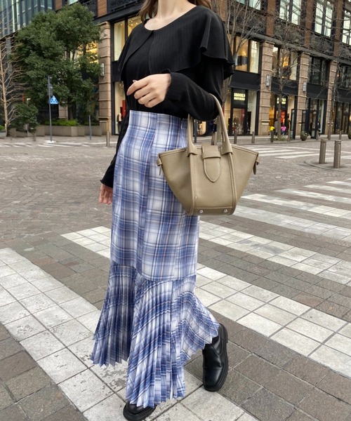 one after another NICE CLAUP(ワンアフターアナザーナイスクラップ)の「動くたびに素敵に揺れる。プリーツマーメイドスカート【S.Mサイズ】(スカート・レディース・アイボリー/モカ/ブルー系その他/ラベンダー・SMALL/MEDIUM)」の21枚目の写真