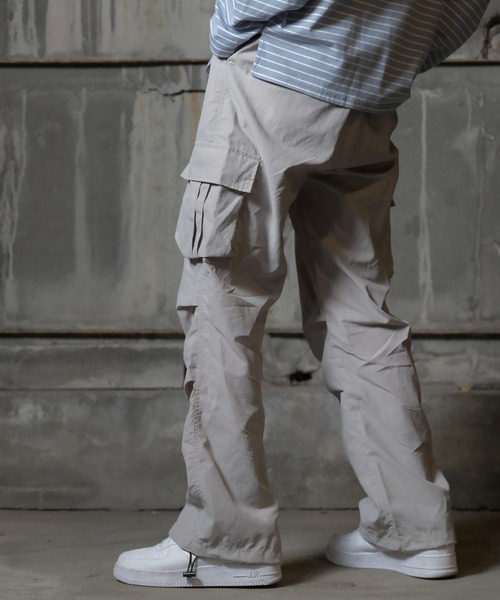 G.O.C（ジーオーシー）の「2WAY タック デザイン カーゴパンツ（カーゴパンツ・メンズ・ブラック/グレー/カーキ・MEDIUM/LARGE）」の4枚目の写真