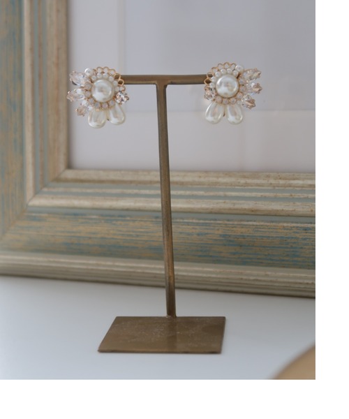 Placebo（プラシーボ）の「ガーデニアイヤリング（イヤリング・レディース・ベージュ・F）」の7枚目の写真