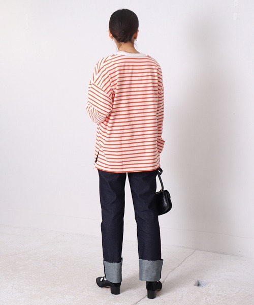 sara&cake（サラアンドケイク）の「キーネックサイドスリットオーバーサイズボーダーロングスリーブカットソー（Tシャツ/カットソー・レディース・ブラック/ブルー/オレンジ・FREE）」の16枚目の写真