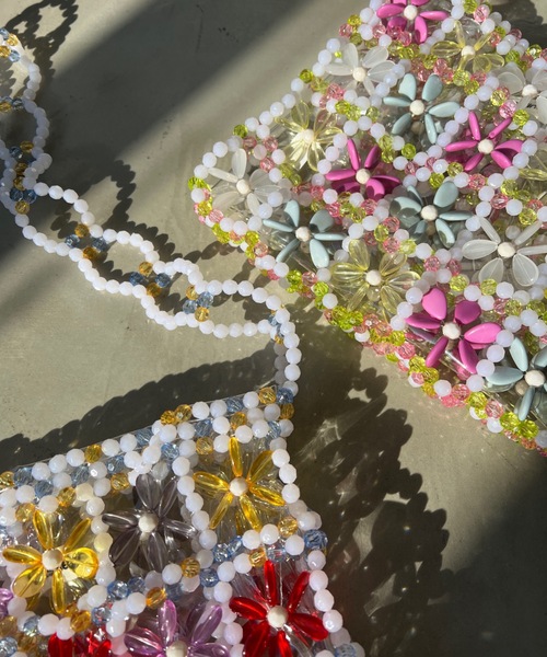 J1U by LA BELLE ETUDE（ジユウバイラベルエチュード）の「【CASSELINI】フラワービーズポシェット（ショルダーバッグ・レディース・レッド/ピンク・FREE）」の2枚目の写真