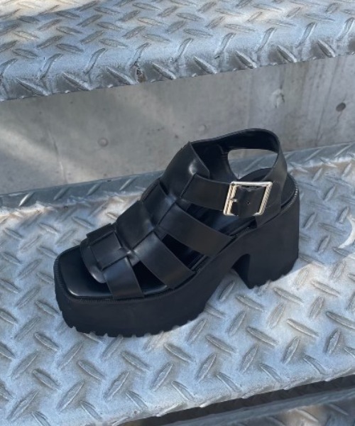 FIG&VIPER(フィグアンドバイパー)の「シャークソールグルカサンダル(サンダル・レディース・ブラック・SMALL/MEDIUM/LARGE)」の2枚目の写真