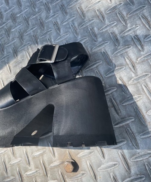 FIG&VIPER(フィグアンドバイパー)の「シャークソールグルカサンダル(サンダル・レディース・ブラック・SMALL/MEDIUM/LARGE)」の9枚目の写真