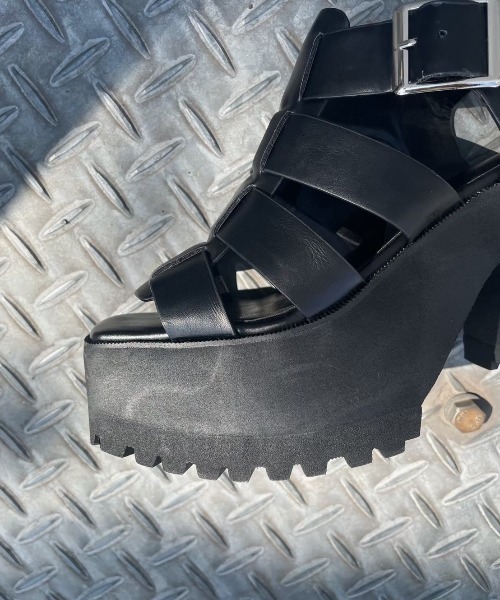 FIG&VIPER(フィグアンドバイパー)の「シャークソールグルカサンダル(サンダル・レディース・ブラック・SMALL/MEDIUM/LARGE)」の7枚目の写真