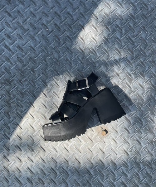 FIG&VIPER(フィグアンドバイパー)の「シャークソールグルカサンダル(サンダル・レディース・ブラック・SMALL/MEDIUM/LARGE)」の4枚目の写真