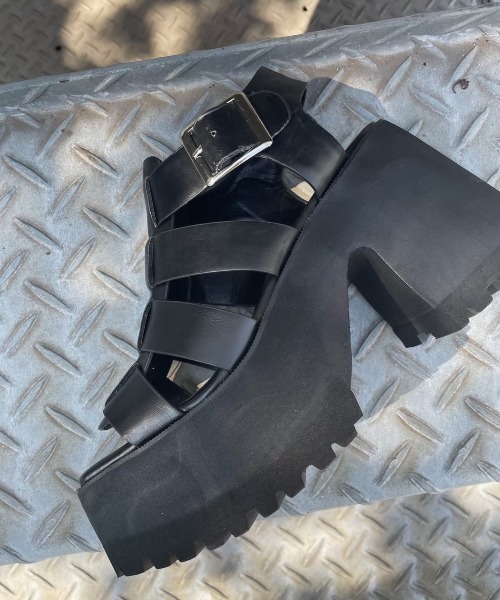 FIG&VIPER(フィグアンドバイパー)の「シャークソールグルカサンダル(サンダル・レディース・ブラック・SMALL/MEDIUM/LARGE)」の13枚目の写真