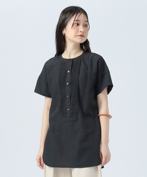 BEAMS HEART(ビームスハート)の「ピンタック クルーネック シャツ(シャツ/ブラウス・レディース・オフホワイト/ブラック/ブルー系その他/マスタード/イエロー系その他4/サックスブルー・ONE SIZE)」の1枚目の写真