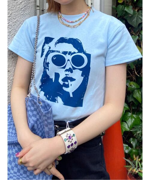 jouetie（ジュエティ）の「グランジプリントフィット Tシャツ（Tシャツ/カットソー・レディース・ブラック/ブルー/アイボリー・MEDIUM）」の3枚目の写真