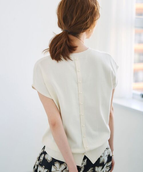 le.coeur blanc（ルクールブラン）の「バックパール付きニットプルオーバー（ニット/セーター・レディース・オフホワイト/ホワイト系その他/マスタード/ブラック系その他・38）」の17枚目の写真