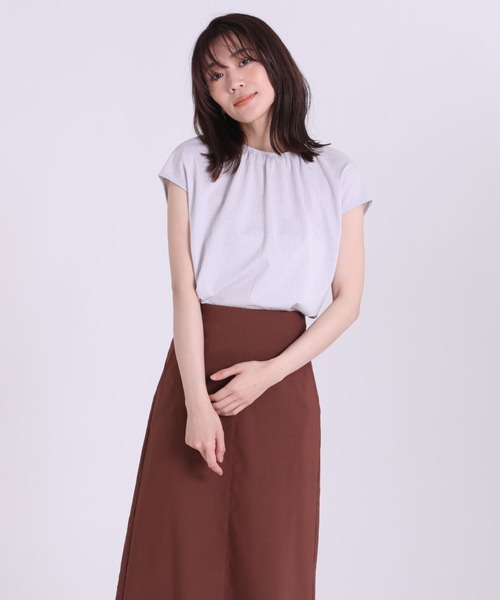 INED(イネド)の「ストライプギャザーカットソー(Tシャツ/カットソー・レディース・ベージュ/グレー/サックスブルー・9号)」の2枚目の写真