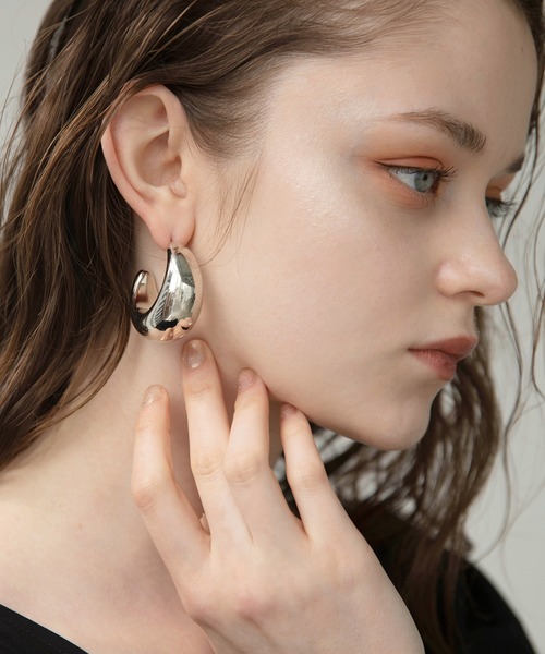 MIELI INVARIANT（ミエリインヴァリアント）の「Round Wide Form Pierce（ピアス（両耳用）・レディース・シルバー/ゴールド・FREE）」の8枚目の写真