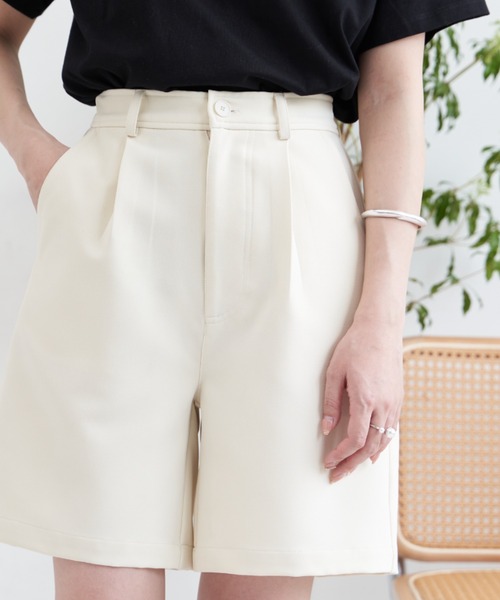 VANNIE U（ヴァニーユー）の「タックショートパンツ/セットアップ着用可能商品（その他パンツ・レディース・ブラック/アイボリー・FREE）」の21枚目の写真