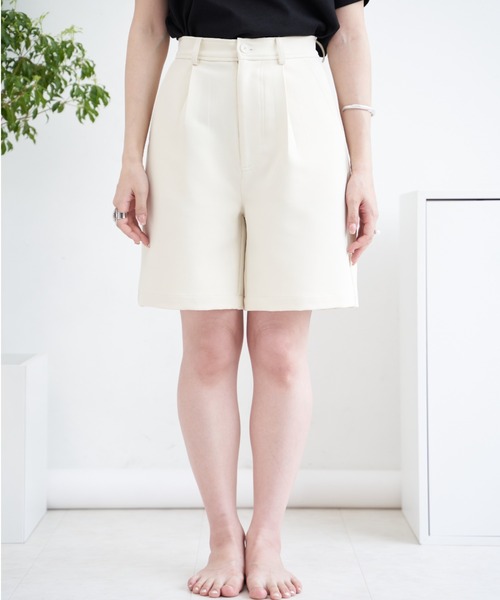 VANNIE U（ヴァニーユー）の「タックショートパンツ/セットアップ着用可能商品（その他パンツ・レディース・ブラック/アイボリー・FREE）」の11枚目の写真