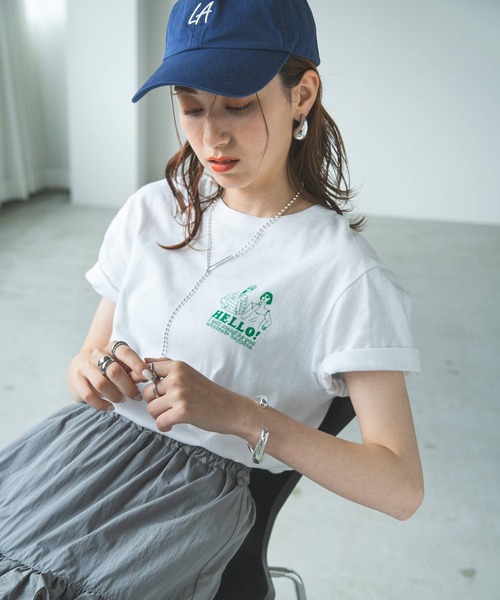 bohmal(ボマール)の「【@kanakoillustrator×bohmalコラボ】プリントTシャツ(Tシャツ/カットソー・レディース・ホワイト/ネイビー/ピンク/ホワイト系/ブラック系/ピンク系・MEDIUM/X-LARGE)」の2枚目の写真