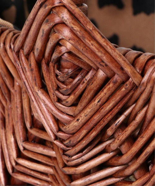 notch.（ノッチ）の「One Handle Basket S（かごバッグ・レディース・ブラウン・ONESIZE）」の5枚目の写真