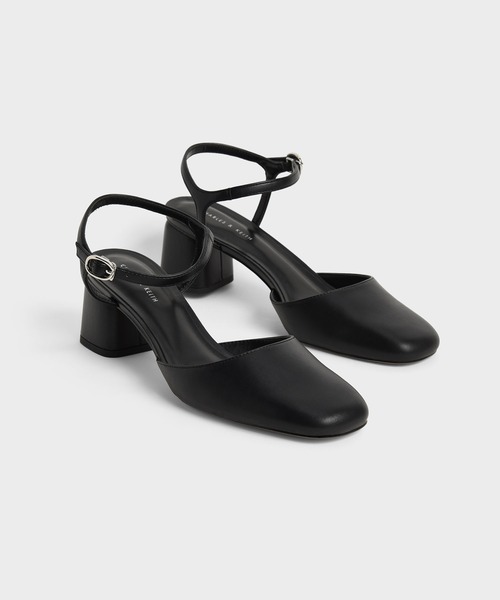 CHARLES & KEITH(チャールズ & キース)の「ラウンドトウ アンクルストラップパンプス / Round Toe Ankle-Strap Pumps(パンプス・レディース・ブラック/クリーム・22.5cm/23cm/23.5cm/24.5cm/25cm/25.5cm/22cm)」の9枚目の写真
