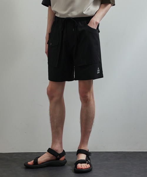JUNRED(ジュンレッド)の「GERRYミリタリーショートパンツ(カーゴパンツ・メンズ・ベージュ/ブラック/カーキ・M/L)」の2枚目の写真