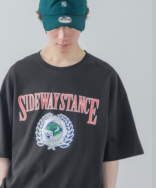 SIDEWAY STANCE（サイドウェイスタンス）の「【SIDEWAY STANCE】オリジナルグラフィティ プリント 半袖Tシャツ（Tシャツ/カットソー・メンズ・グリーン/グレー系その他5/イエロー系その他/ホワイト系その他3/ホワイト系その他2/グレー系その他2/ホワイト系その他/ホワイト系その他4/イエロー系その他2/グレー系その他4/グレー/グレー系その他3/ピンク/ピンク系その他/イエロー/グリーン系その他2/ブラック系その他4/ブラック系その他/ベージュ/ブラック系その他2/グレー系その他/ブルー/グリーン系その他4/グリーン系その他3/ブラック/ブルー系その他/ホワイト/グリーン系その他/ブラック系その他3/ブラック系その他5/グリーン系その他5/グレー系その他6/ブルー系その他2/イエロー系その他3/ホワイト系その他5・LARGE/X-LARGE/MEDIUM）」の13枚目の写真
