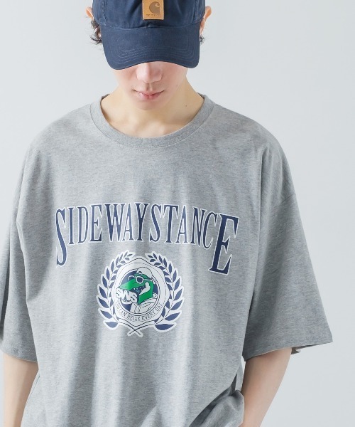 SIDEWAY STANCE（サイドウェイスタンス）の「【SIDEWAY STANCE】オリジナルグラフィティ プリント 半袖Tシャツ（Tシャツ/カットソー・メンズ・グリーン/グレー系その他5/イエロー系その他/ホワイト系その他3/ホワイト系その他2/グレー系その他2/ホワイト系その他/ホワイト系その他4/イエロー系その他2/グレー系その他4/グレー/グレー系その他3/ピンク/ピンク系その他/イエロー/グリーン系その他2/ブラック系その他4/ブラック系その他/ベージュ/ブラック系その他2/グレー系その他/ブルー/グリーン系その他4/グリーン系その他3/ブラック/ブルー系その他/ホワイト/グリーン系その他/ブラック系その他3/ブラック系その他5/グリーン系その他5/グレー系その他6/ブルー系その他2/イエロー系その他3/ホワイト系その他5・LARGE/X-LARGE/MEDIUM）」の20枚目の写真