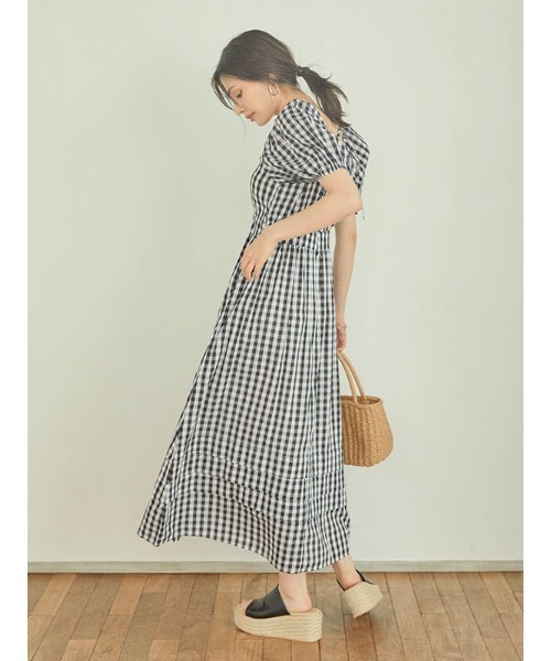 ACYM(アシーム)の「Puff sleeve lady ワンピース(ワンピース・レディース・ホワイト/ブラック/ブラックミックス・FREE)」の4枚目の写真