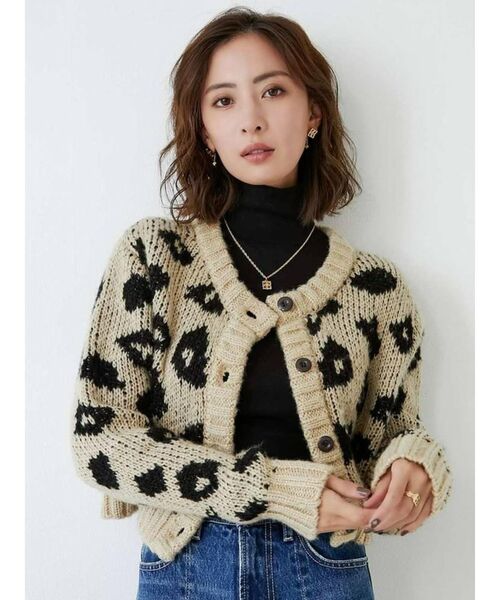 GYDA（ジェイダ）の「LEOPARD PATTERNショートニットカーディガン（カーディガン/ボレロ・レディース・オフホワイト/ベージュ・FREE）」の16枚目の写真