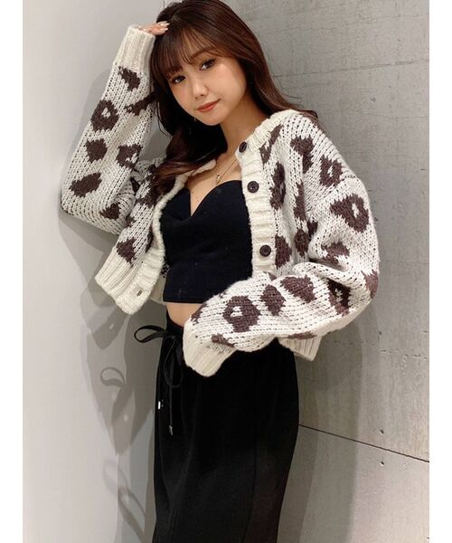 GYDA（ジェイダ）の「LEOPARD PATTERNショートニットカーディガン（カーディガン/ボレロ・レディース・オフホワイト/ベージュ・FREE）」の17枚目の写真