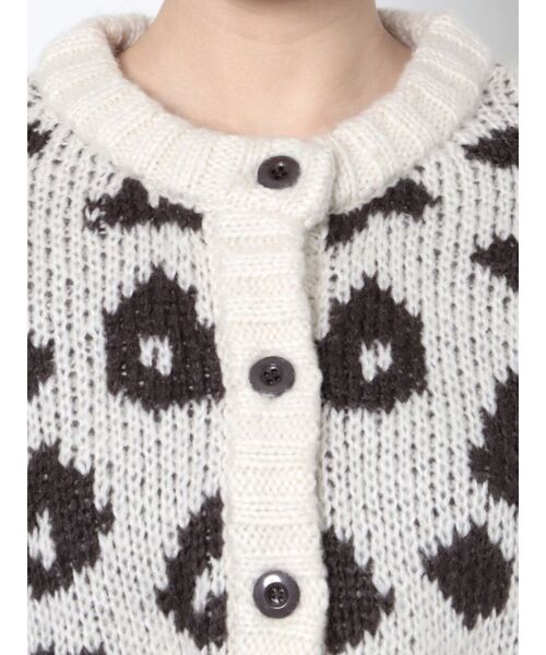 GYDA（ジェイダ）の「LEOPARD PATTERNショートニットカーディガン（カーディガン/ボレロ・レディース・オフホワイト/ベージュ・FREE）」の7枚目の写真