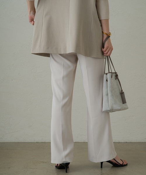 LOUNGEDRESS（ラウンジドレス）の「【低身長サイズあり】ツイルスリットパンツ（スラックス・レディース・ブラック/アイボリー・SMALL/MEDIUM/X-SMALL）」の11枚目の写真