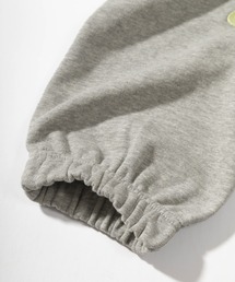 NIKE　ナイキ　クロップド丈　ワンポイント　刺繍　ロゴ　スウェット　大人気 NIKE ナイキ ☆ ワンポイント刺繍ロゴ スウェットトレーナー