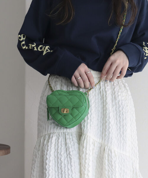 onulsoha（オヌルソハ）の「キルトハートチェーンポシェット（ショルダーバッグ・レディース・ブラック/グリーン・FREE）」の5枚目の写真