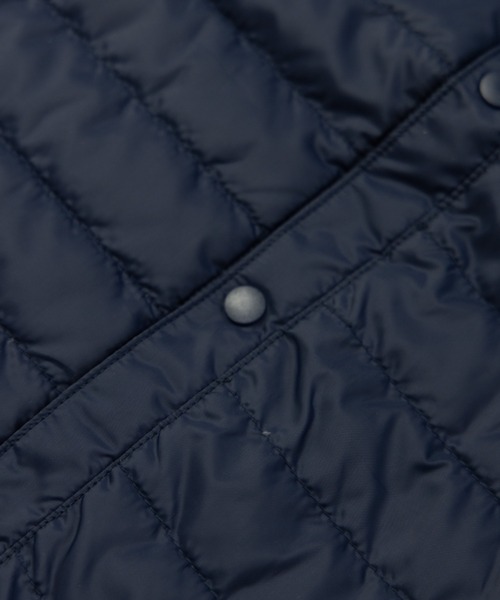 NYLAUS(ナイラス)の「Vネック インナーライトダウンベスト(ダウンベスト・メンズ・ブラック/ネイビー/カーキ/キャメル/チャコール/ボルドー/グレー・LL/M/L/S)」の19枚目の写真