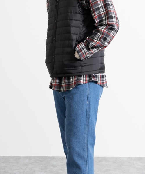 NYLAUS(ナイラス)の「Vネック インナーライトダウンベスト(ダウンベスト・メンズ・ブラック/ネイビー/カーキ/キャメル/チャコール/ボルドー/グレー・LL/M/L/S)」の15枚目の写真