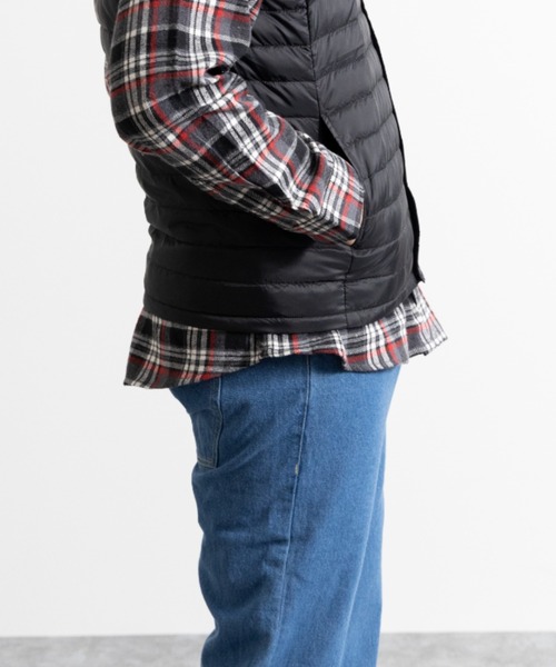 NYLAUS(ナイラス)の「Vネック インナーライトダウンベスト(ダウンベスト・メンズ・ブラック/ネイビー/カーキ/キャメル/チャコール/ボルドー/グレー・LL/M/L/S)」の13枚目の写真