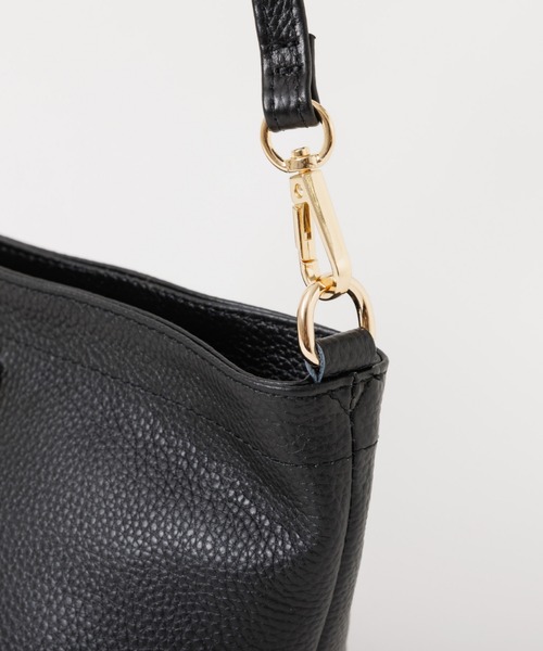 soeur(スール)の「SOEUR/レザー台形ショルダーBAG(ショルダーバッグ・レディース・グレー/パープル/ブラック・フリー)」の7枚目の写真