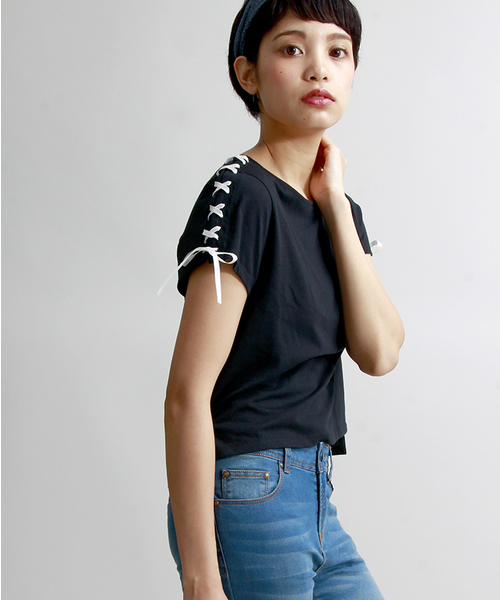 WEGO（ウィゴー）の「WEGO/レースアップTシャツ（Tシャツ/カットソー・レディース・オフホワイト/ホワイト系その他/ブラック/ブルー系その他/カーキ・FREE）」の3枚目の写真