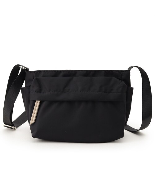 SHOO・LA・RUE（シューラルー）の「◆【撥水】ポケットショルダー（ショルダーバッグ・レディース・ブラック/カーキ/ブラック系3/グレー系3・00）」の2枚目の写真