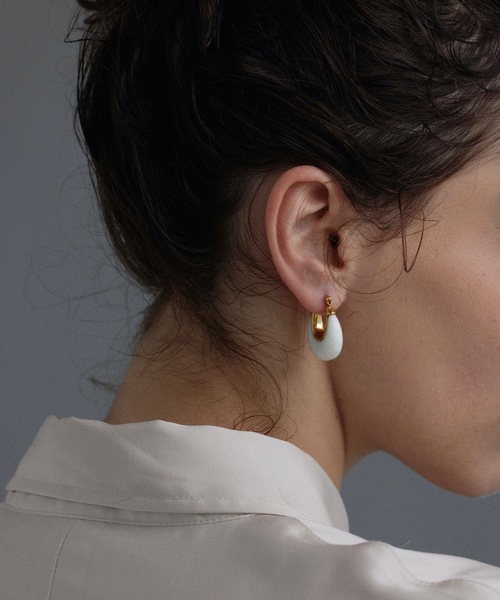 CENE（セネ）の「【CENE】セネ/カラースモールフープピアス（ピアス（両耳用）・レディース・ホワイト/グリーン/クリア・FREE）」の4枚目の写真