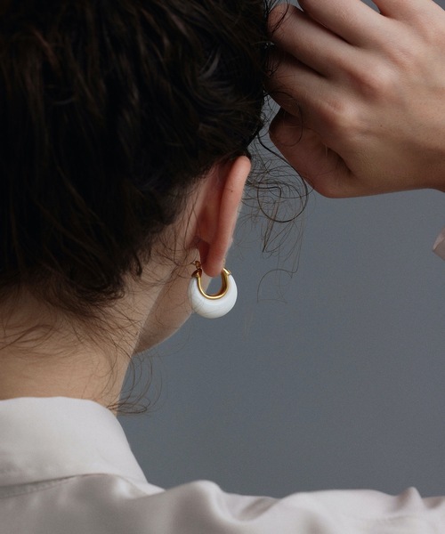 CENE（セネ）の「【CENE】セネ/カラースモールフープピアス（ピアス（両耳用）・レディース・ホワイト/グリーン/クリア・FREE）」の7枚目の写真