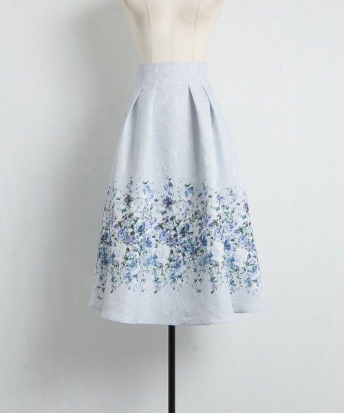 tocco closet(トッコ クローゼット)の「フラワープリント×ローズジャガードタックフレアスカート(スカート・レディース・ピンク/ブルー・M)」の13枚目の写真